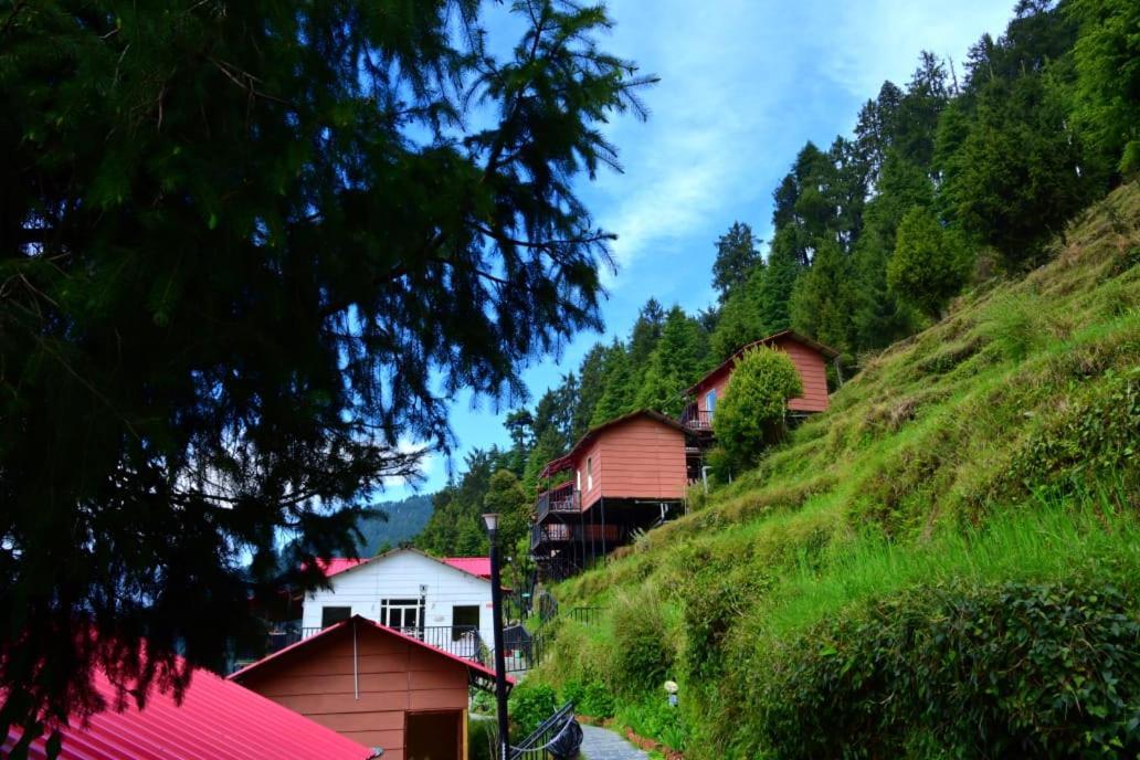 Aamod Resorts Dalhousie ! Luxury Cottage Resort Экстерьер фото